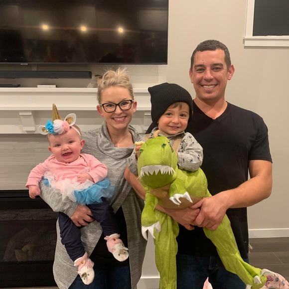 Meet your Posher, Amy - Picture 1 of 1